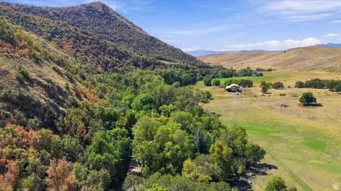 2705 E Canyon Rd, Smithfield, UT 84335 photo 2