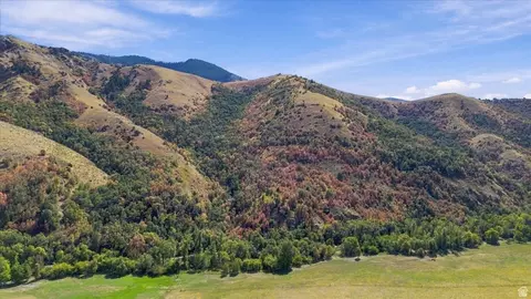 3105 E Canyon Rd, Smithfield, UT 84335 photo 5
