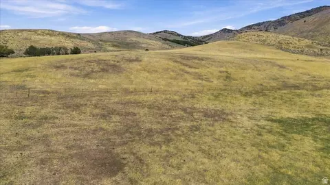 2759 E Canyon Rd, Smithfield, UT 84335 photo 6