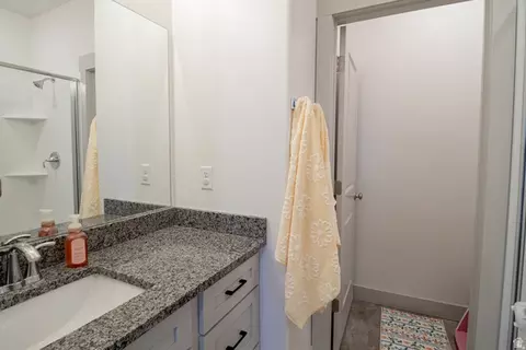 Bath - 461 E 690 S #127, Clearfield, UT 84015 photo 1 of 4