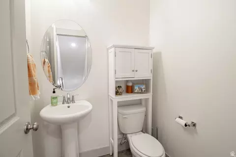 Bath - 461 E 690 S #127, Clearfield, UT 84015 photo 2 of 4