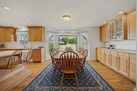 Dining - 539 E 250 N, Centerville, UT 84014 photo 1 of 1