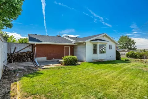 Exterior - 539 E 250 N, Centerville, UT 84014 photo 4 of 7