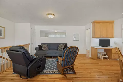 Living - 539 E 250 N, Centerville, UT 84014 photo 3 of 4