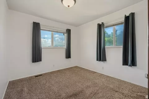 Bedroom - 539 E 250 N, Centerville, UT 84014 photo 2 of 5