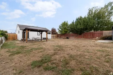 Exterior - 97 W Lester Ave, Murray, UT 84107 photo 2 of 5