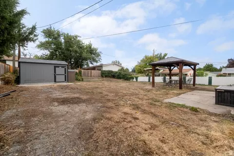 Exterior - 97 W Lester Ave, Murray, UT 84107 photo 4 of 5