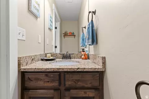 Bath - 4557 N Ranch Rd E, Erda, UT 84074 photo 1 of 5