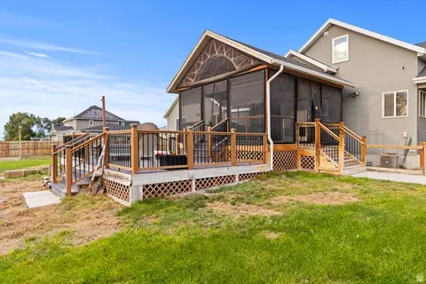Exterior - 4557 N Ranch Rd E, Erda, UT 84074 photo 8 of 9