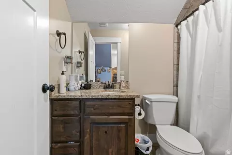 Bath - 4557 N Ranch Rd E, Erda, UT 84074 photo 4 of 5