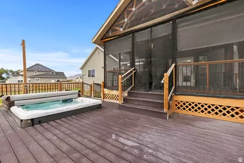 Exterior - 4557 N Ranch Rd E, Erda, UT 84074 photo 5 of 9