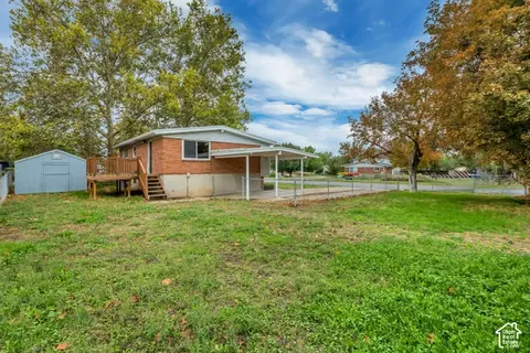 Exterior - 1346 Marilyn Dr, Syracuse, UT 84075 photo 2 of 6