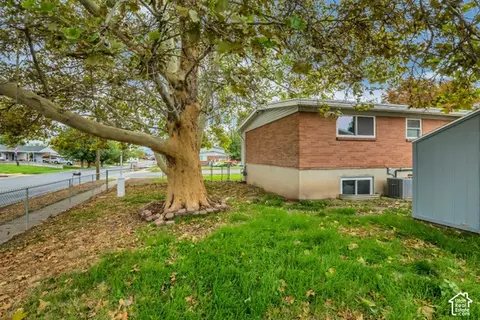 Exterior - 1346 Marilyn Dr, Syracuse, UT 84075 photo 4 of 6