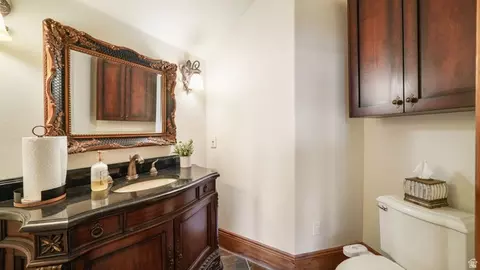 Bath - 1459 E Meadow Bluff Ln, Draper, UT 84020 photo 3 of 8