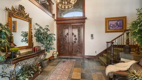 Entry Way - 1459 E Meadow Bluff Ln, Draper, UT 84020 photo 2 of 4