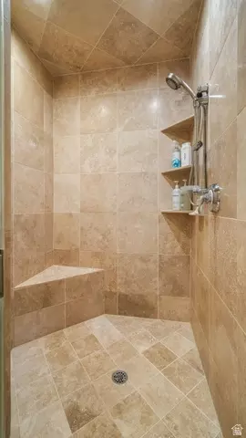 Bath - 1459 E Meadow Bluff Ln, Draper, UT 84020 photo 5 of 8