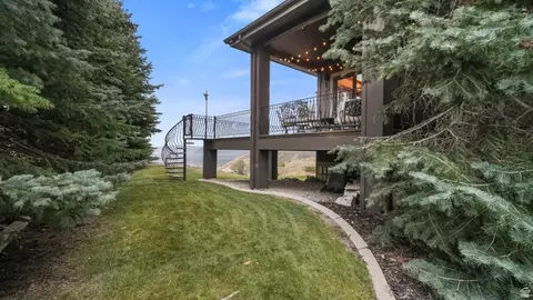 Exterior - 1459 E Meadow Bluff Ln, Draper, UT 84020 photo 6 of 7