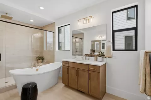 Bath - 577 E 1225 N #127, Orem, UT 84097 photo 1 of 3