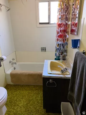 Bath - 1052 Mount Tabby Dr, Tabiona, UT 84072 photo 1 of 9