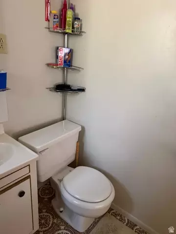Bath - 1052 Mount Tabby Dr, Tabiona, UT 84072 photo 7 of 9