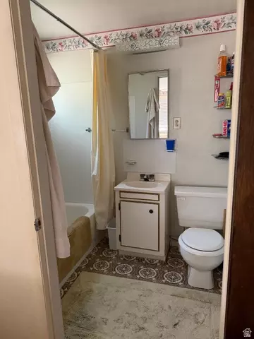 Bath - 1052 Mount Tabby Dr, Tabiona, UT 84072 photo 4 of 9