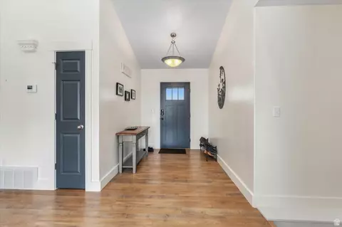 Entry Way - 952 E 100 N, Hyde Park, UT 84318 photo 1 of 5