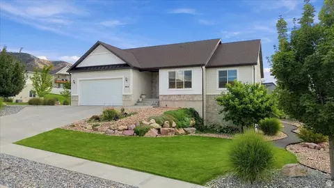 Exterior - 952 E 100 N, Hyde Park, UT 84318 photo 12 of 15