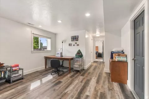 Entry Way - 952 E 100 N, Hyde Park, UT 84318 photo 4 of 5