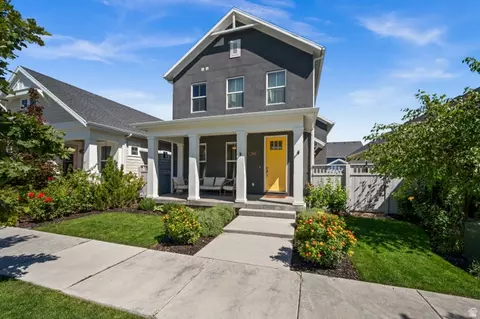 11067 S Sattinwood Dr, South Jordan, UT 84009