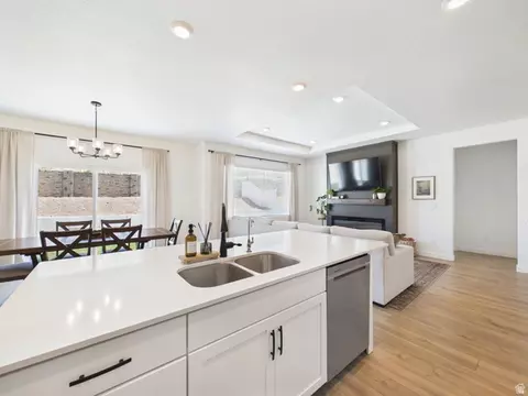 Kitchen - 1599 S 3750 E, Spanish Fork, UT 84660 photo 6 of 6