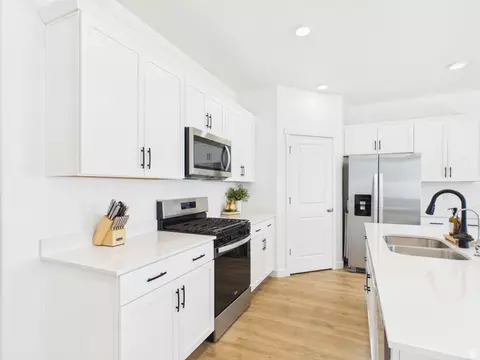 Kitchen - 1599 S 3750 E, Spanish Fork, UT 84660 photo 2 of 6