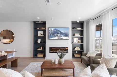 6953 W Gravel Cross Way S #315, West Jordan, UT 84081