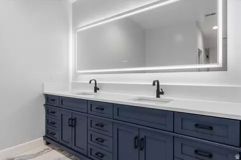 Bath - 476 E Spring Dr, Toquerville, UT 84774 photo 4 of 9