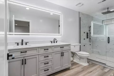 Bath - 476 E Spring Dr, Toquerville, UT 84774 photo 7 of 9