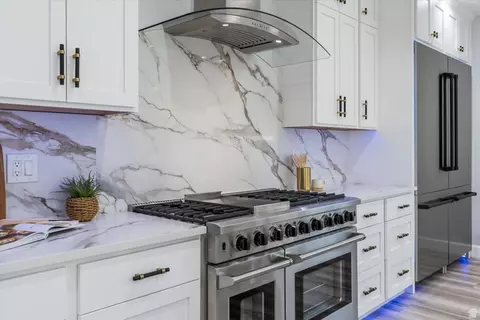 Kitchen - 476 E Spring Dr, Toquerville, UT 84774 photo 3 of 7