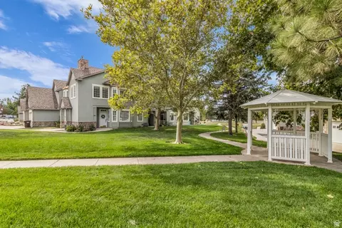 Exterior - 962 S Courtyard Ln, Centerville, UT 84014 photo 4 of 4