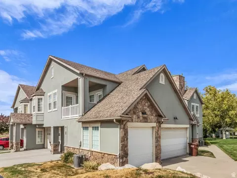 Exterior - 962 S Courtyard Ln, Centerville, UT 84014 photo 3 of 4