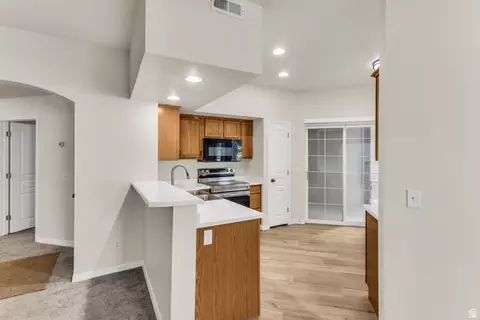 Kitchen - 962 S Courtyard Ln, Centerville, UT 84014 photo 1 of 3
