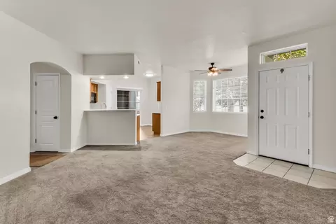 Living - 962 S Courtyard Ln, Centerville, UT 84014 photo 2 of 4