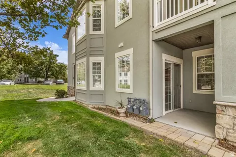 Exterior - 962 S Courtyard Ln, Centerville, UT 84014 photo 2 of 4