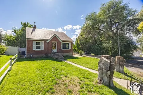 Exterior - 280 E 700 S, River Heights, UT 84321 photo 3 of 7
