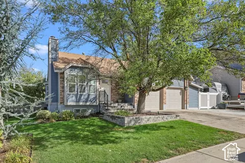 77 E Glovers Ln, Farmington, UT 84025