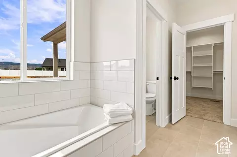 Bath - 907 E Majestic Ln, Erda, UT 84074 photo 2 of 3