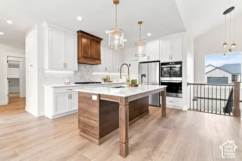 Kitchen - 907 E Majestic Ln, Erda, UT 84074 photo 3 of 4