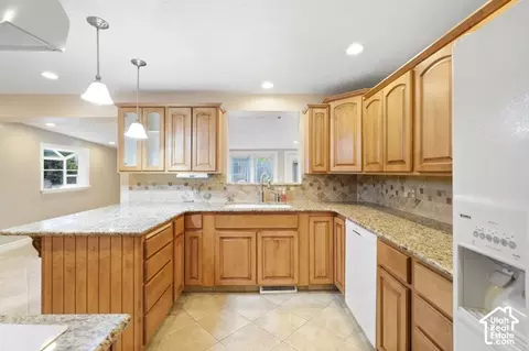Kitchen - 2981 E La Joya Dr S, Holladay, UT 84124 photo 1 of 3