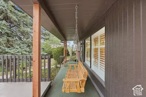 Exterior - 2981 E La Joya Dr S, Holladay, UT 84124 photo 3 of 10