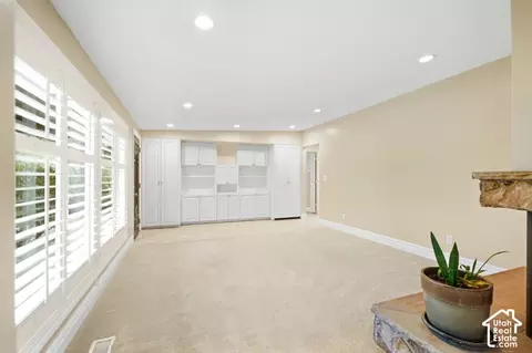 Living - 2981 E La Joya Dr S, Holladay, UT 84124 photo 1 of 10