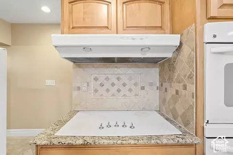 Kitchen - 2981 E La Joya Dr S, Holladay, UT 84124 photo 3 of 3