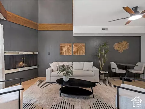 Living - 5358 S Baldwin Park W, Murray, UT 84123 photo 2 of 5