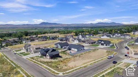 895 E 100 N, Hyde Park, UT 84318 photo 5